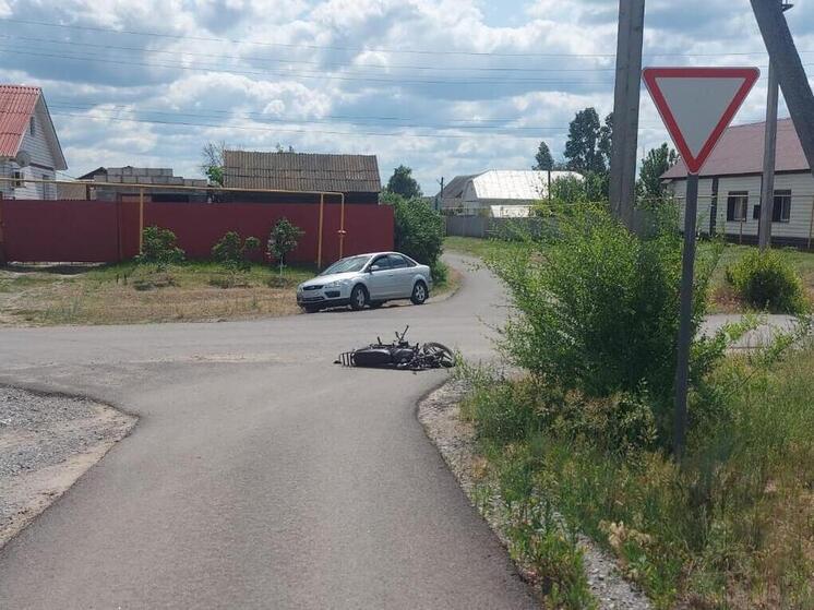Иномарка сбила 14-летнего мопедиста в воронежском селе