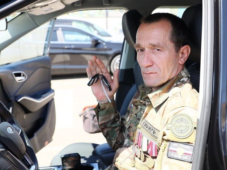 Ветеран СВО в Приангарье получил автомобиль от Госфонда "Защитники Отечества"