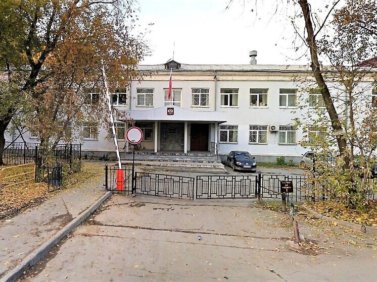 Бывшего полицейского отправили под домашний арест по делу Ura.Ru