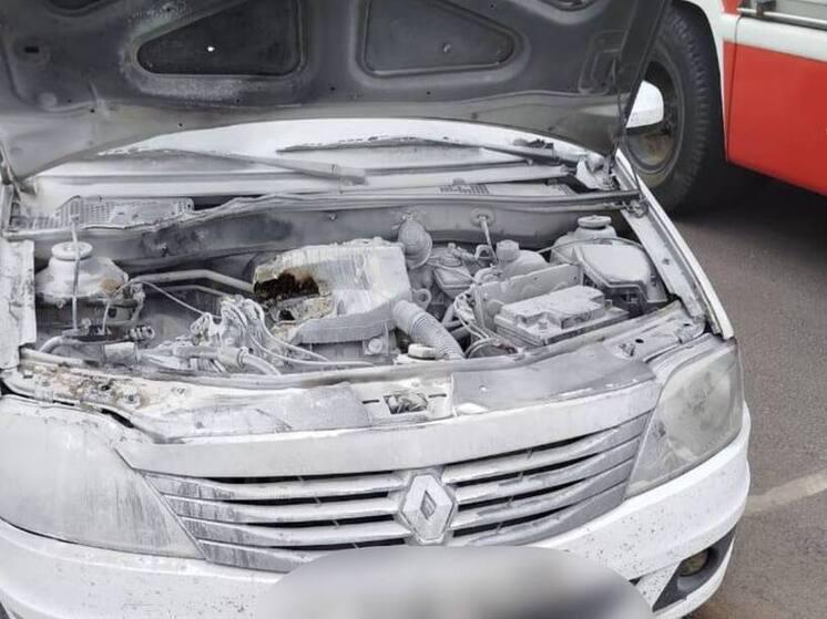 На улице Можайского в Твери тушили легковой автомобиль