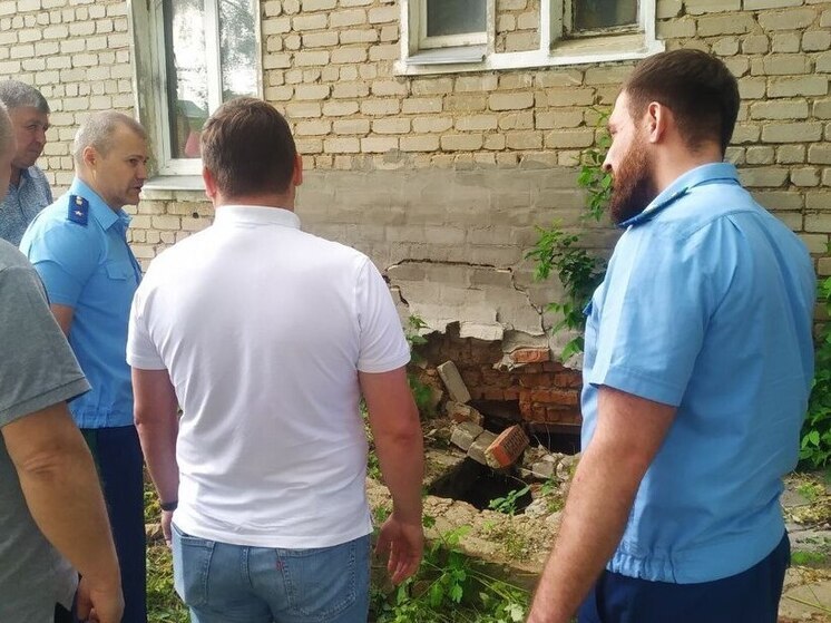 Неразумным назвал срок расселения дома на улице Московской ивановский прокурор Жугин