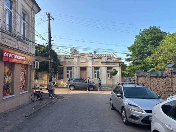 В Симферополе подросток на велосипеде врезался в иномарку