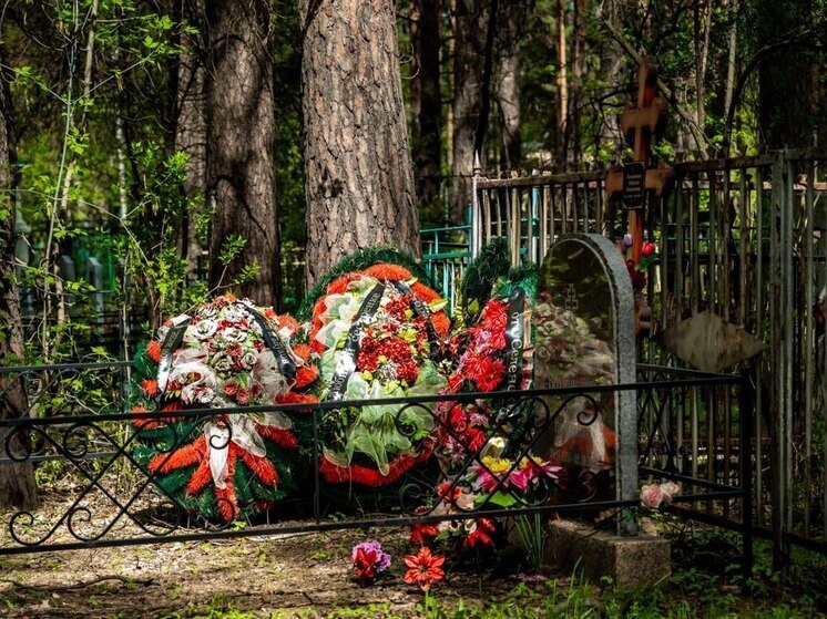 Южноуральцам рассказали, что лучше высаживать на могилах