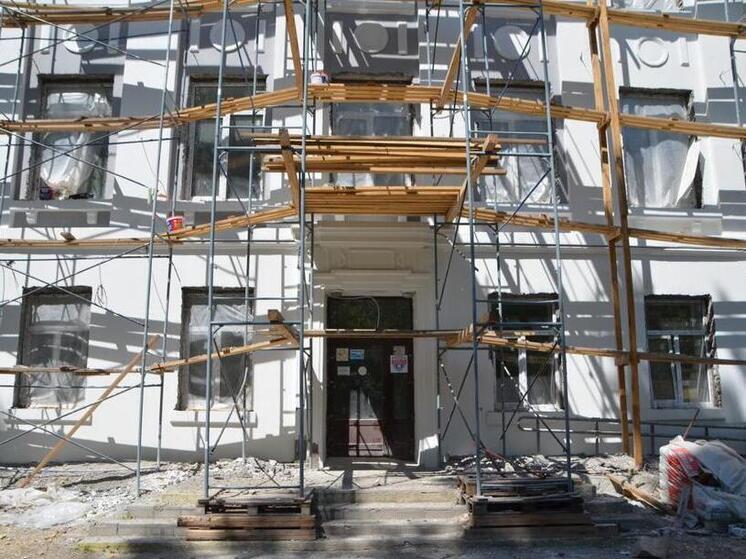 В преображающуюся школу №30 Абакана начнут завозить мебель