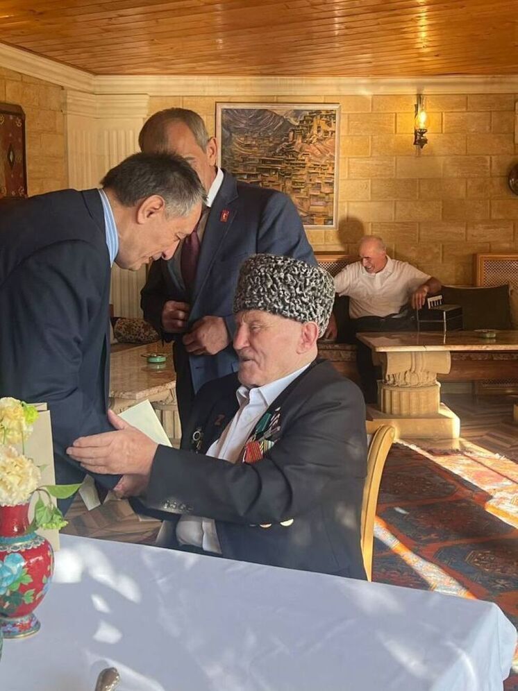 Чиновники Дагестана поздравили ветерана Мусу Багаудинова с 101-летием