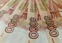 Сергей Шестаков работает водителем в одном из крупнейших производств цемента в России, которое находится в Старом Осколе
Сергей Шестаков работает за рулем с 13 лет, он самоучка, который может определять поломку по звуку двигателя