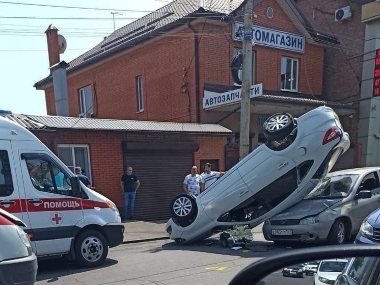 Стали известны подробности ДТП с «перевертышем» на улице Сарьяна в Ростове