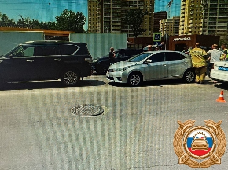 В массовом ДТП на Зорге в Ростове травмы получили два человека
