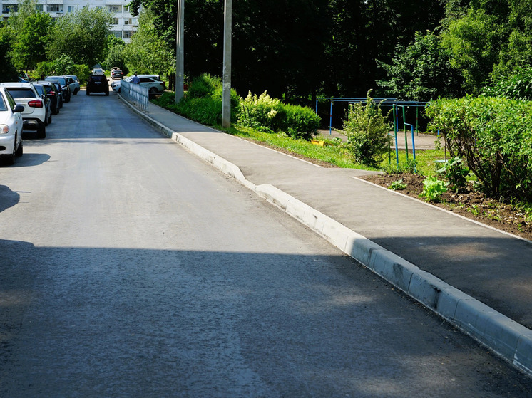 В Орле начали принимать обновленные дворы после ремонта
