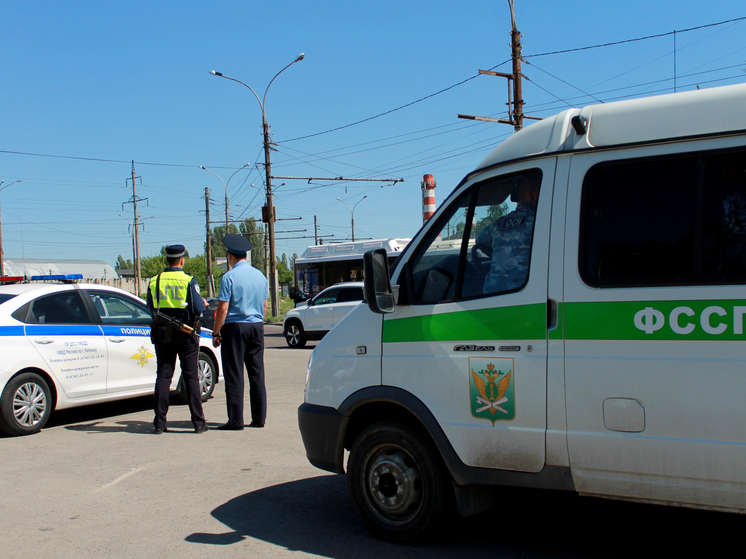В Липецке судебные приставы арестовали 9 автомобилей должников