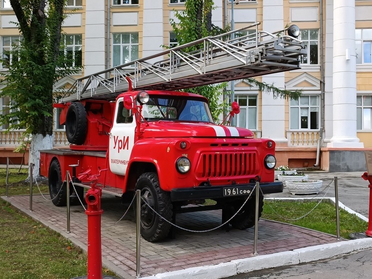 Человек погиб при пожаре в свердловском поселке Новоберезовском