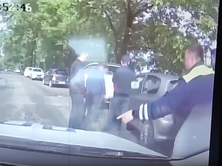 Во Владивостоке задержали водителя без прав и госномеров