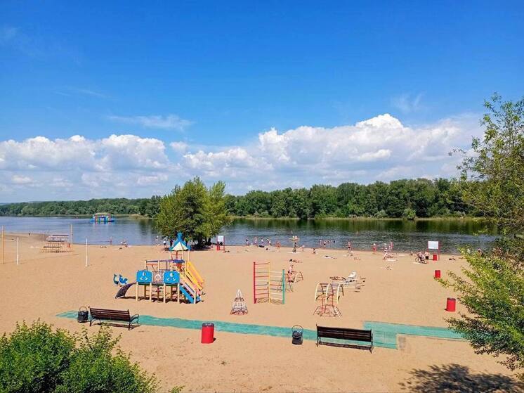 В Энгельсе открылся городской пляж