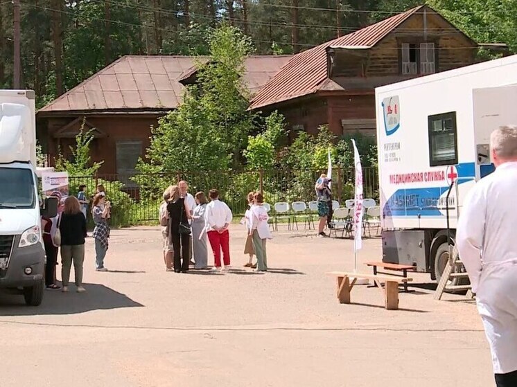 В Окуловке прошел выездной медосмотр по проекту «Здоровая семья»