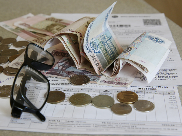 Путин утвердил закон о штрафах за продажу энергетиков несовершеннолетним