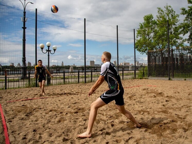 В Благовещенске прошел турнир по пляжному волейболу с участием бойцов СВО