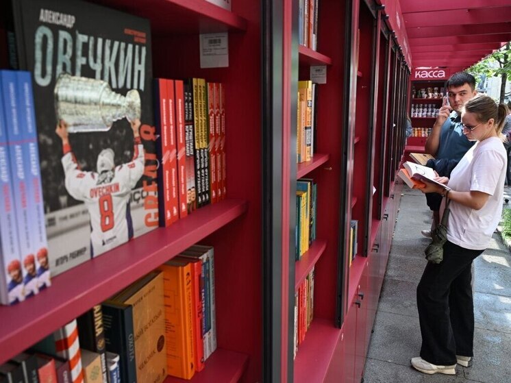 Беглов: «Книжные аллеи» приобщат к чтению юных петербуржцев и подчеркнут культурную атмосферу города
