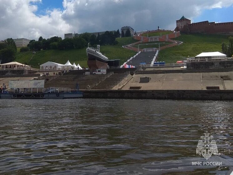 Девушку спасли из Волги рядом с катером «Герой»