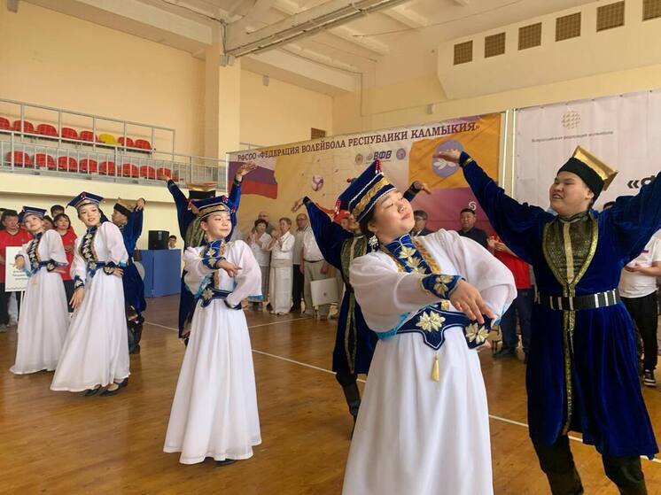 В Калмыкии стартовал масштабный турнир по волейболу