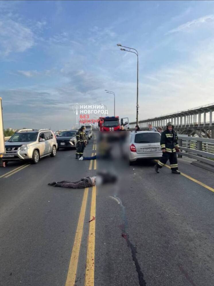 Жуткая авария на Борском мосту парализовала движение в Нижнем