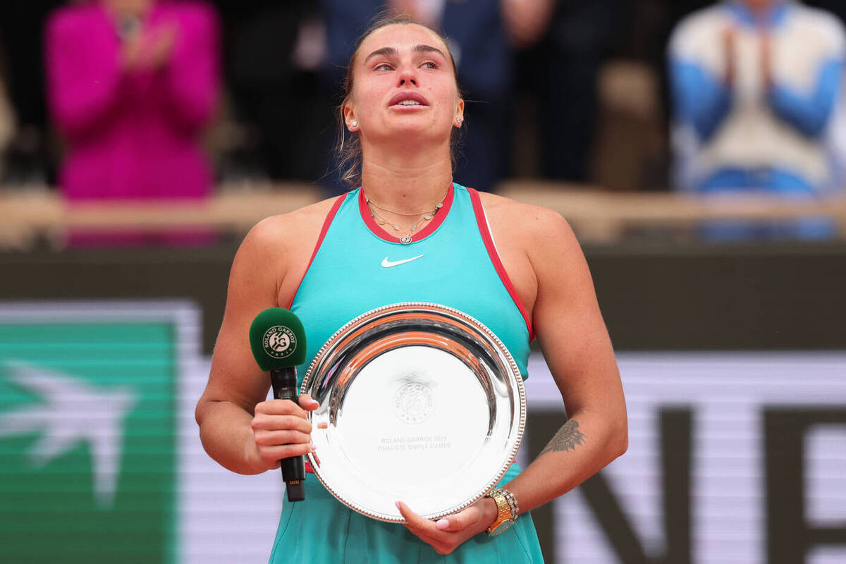Первая ракетка мира потерпела обидное поражение в финале Открытого чемпионата Франции.