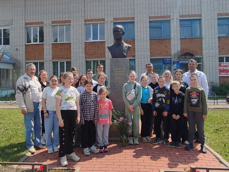 Светлая память: в Верхних Ачаках почтили день рождения Аркадия Павловича Айдака