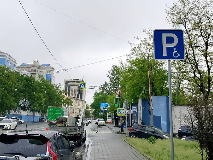 Во Владивостоке устанавливают новые дорожные знаки