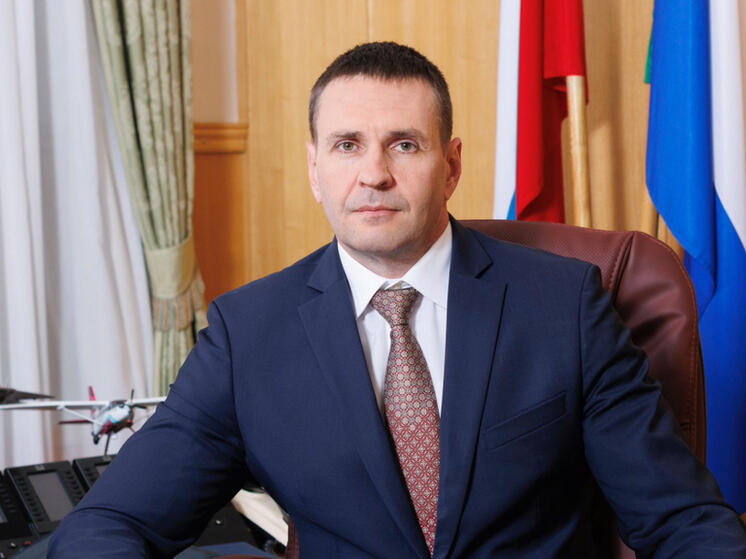 Дмитрий Демешин поздравил хабаровчан с Днем соцработника