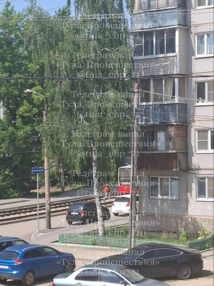 В Туле трамвай сошел с рельсов на улице Плеханова