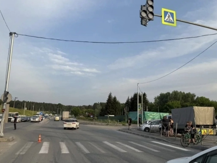 В Новосибирске 15-летний подросток попал под колеса автомобиля