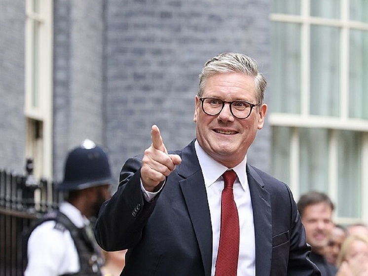 Телеведущий Кларксон назвал Стармера наименее воинственным лидером