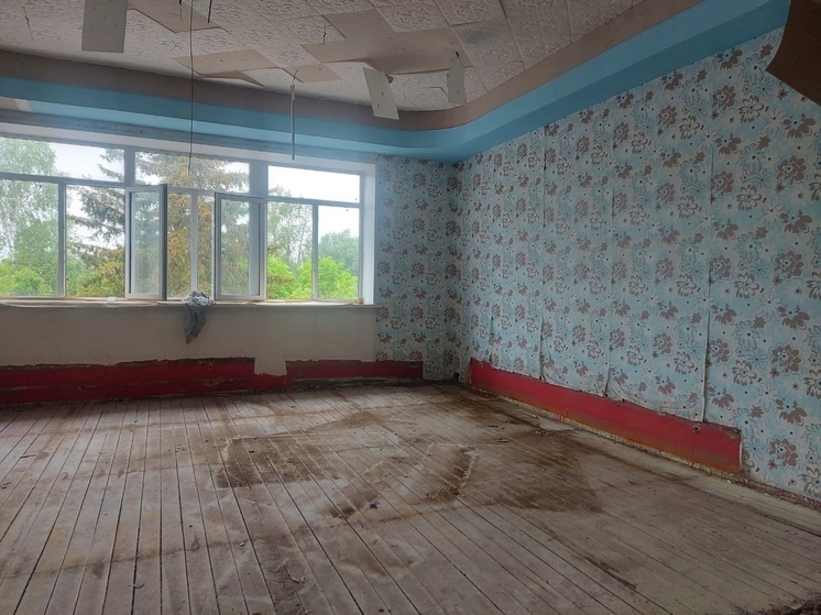 В поселке Волот начался капитальный ремонт Дома культуры