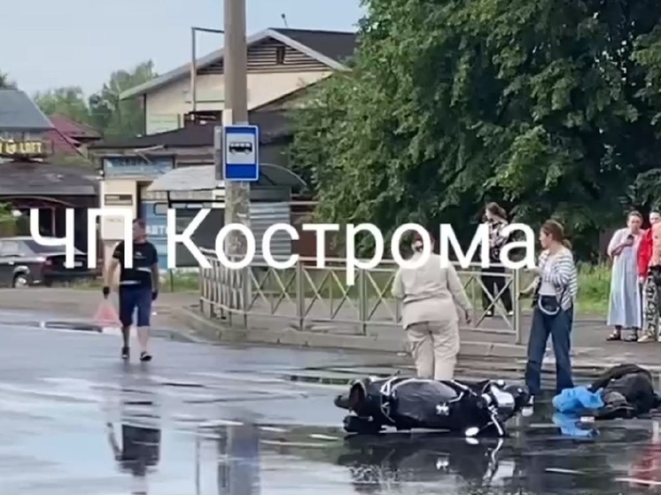 Костромские ДТП : водитель «Рено» устроил ДТП на улице Стопани и скрылся