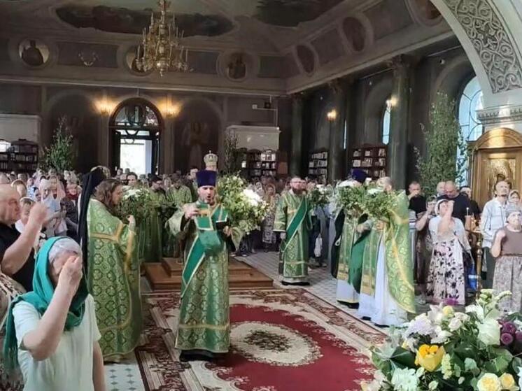 В Рязани отпраздновали Пятидесятницу — День Святой Троицы