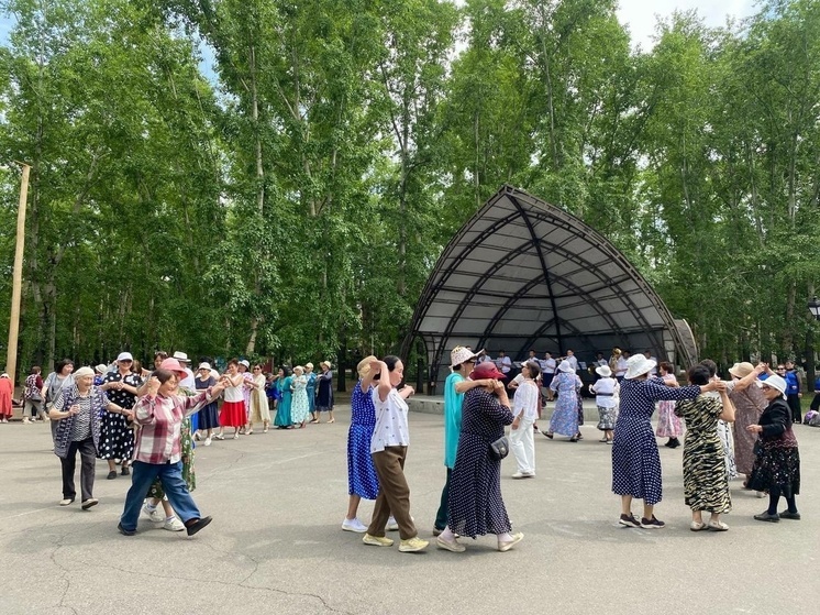 В Кызыле пенсионеры участвовали в мероприятии «Танцы нашей молодости»