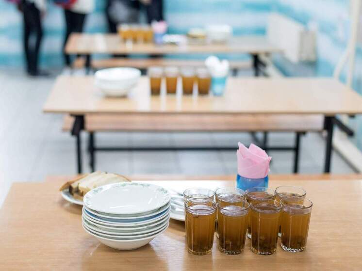 Волгоградцам посоветовали, как не отравиться домашним компотом в жару