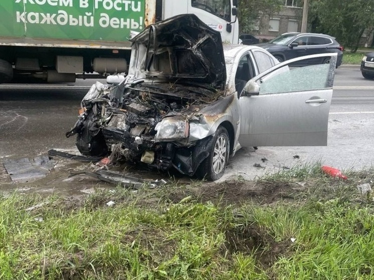 В Череповце два человека получили травмы в ДТП на Северном шоссе