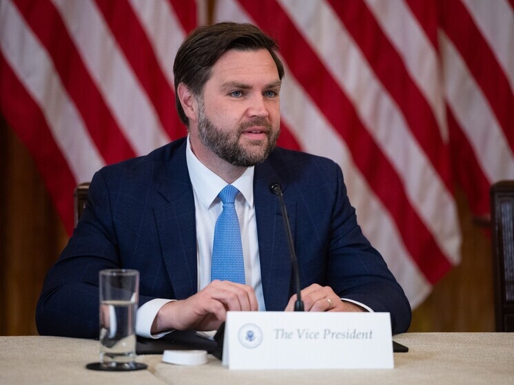 Вэнс: администрация Байдена потратила 300 млрд на Украину