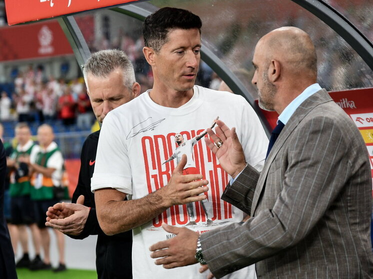 Левандовский объявил бойкот главному тренеру сборной Польши