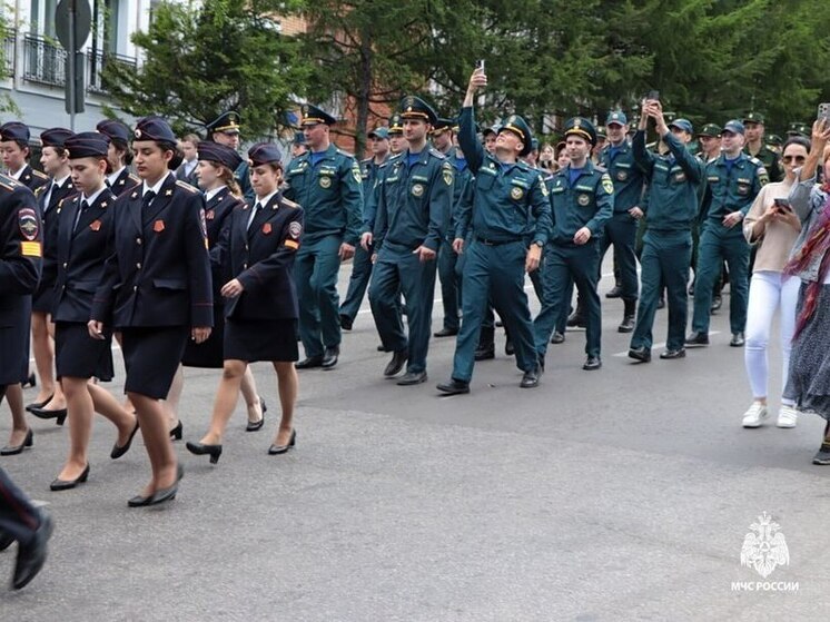 Сотрудники МЧС прошли Крестным ходом в Хабаровске