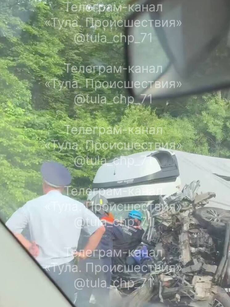Двое человек погибли в ДТП с участием трех авто на трассе “Крым” под Тулой