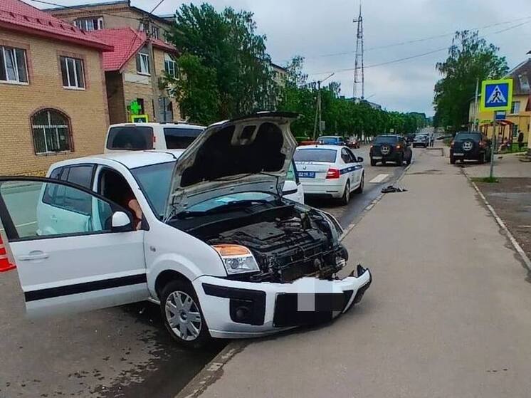 В Валдае при столкновении двух легковых автомобилей пострадал 75-летний пассажир