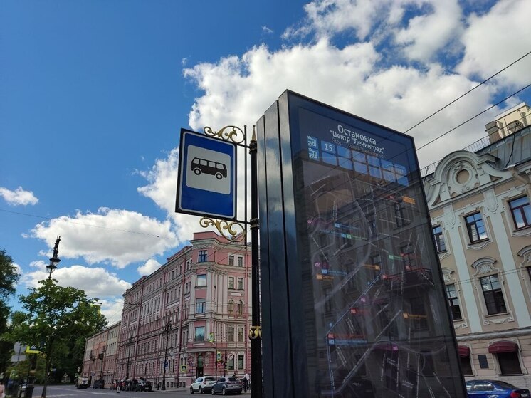 Петербург планирует оборудовать свыше 550 остановочных павильонов нового образца