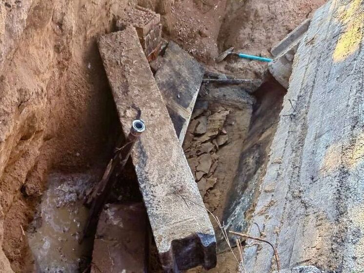 Рабочего завалило бетонными плитами в Иркутском округе
