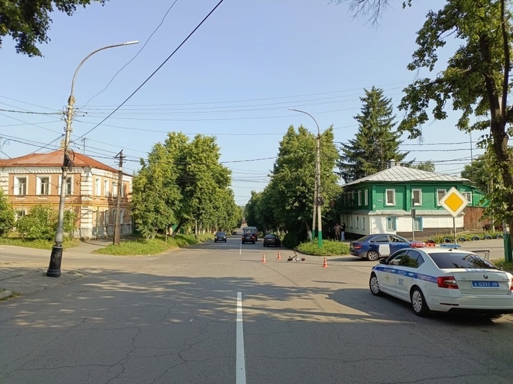 В Мичуринске столкнулись иномарка и электросамокат