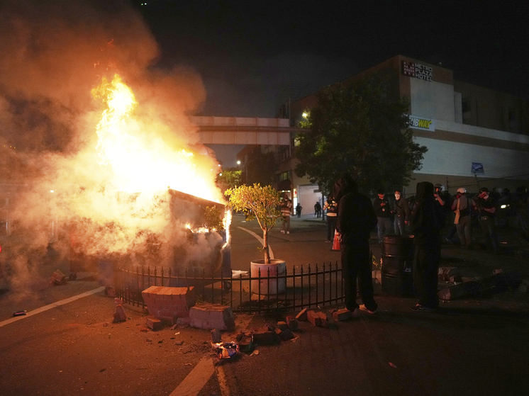 В Лос-Анджелесе началось мародерство на фоне протестов