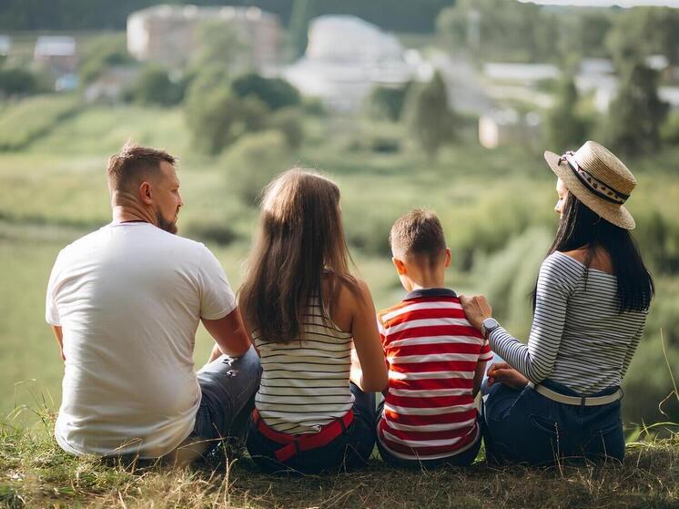 Санкт-Петербург и Абхазия в топе направлений отдыха для семей с детьми