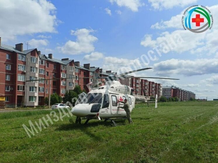 В Уфу санавиацией доставили двух пострадавших в ДТП детей
