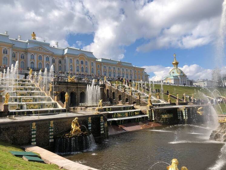 Дети из приграничья Курска приехали за впечатлениями в Петербург