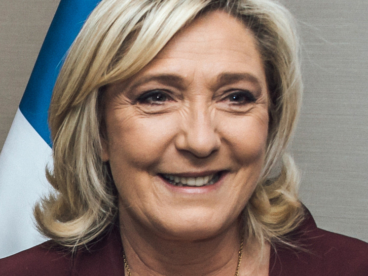 Ле Пен заявила о начале подготовки ЕС к войне на восточном фронте